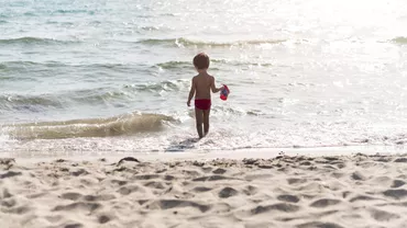 Dr. Adrian Marinescu, sfat pentru românii îngrijorați de prezența E.Coli în apa mării: „Mai bine se gândesc la riscul real de toxiinfecţie alimentară”