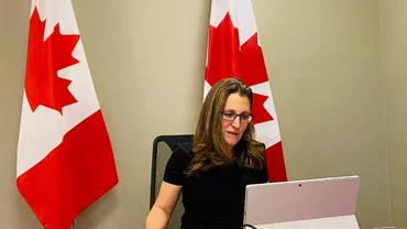 Un ministru care s-a lăudat că nu are mașină și că merge pe jos sau cu metroul, amendat pentru depășirea vitezei