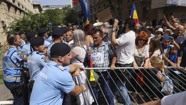 Amenzi de aproape 10.000 de lei după protestul AUR. Jandarmeria anunță și un dosar penal pentru loviri și alte violențe