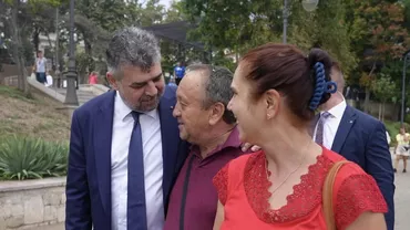 Marcel Ciolacu, baie de mulțime pe faleza din Constanța, de Ziua Marinei: „Niciodată nu voi putea fi «un oficial», ci întotdeauna voi sta în mijlocul oamenilor!”