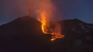 Ordin de evacuare pentru sute de locuitori din Filipine, după ce vulcanul de pe Muntele Kanlaon a erupt. Au avut loc 43 de cutremure în doar o zi