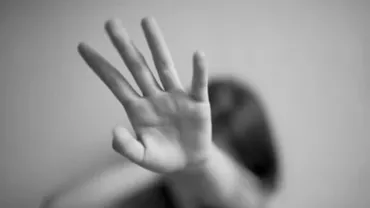 Clipe de coșmar pentru o minoră de 13 ani! A fost obligată să se prostitueze după ce a fost drogată cu cocaină și canabis