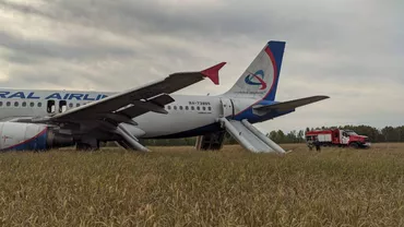Un avion cu 170 de pasageri la bord a aterizat de urgență într-un lan de grâu, în Siberia / Pilotul a transmis codul de alarmă 7700