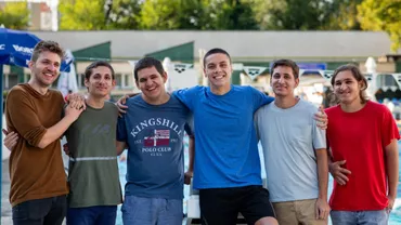 Câți bani a strâns David Popovici din donații, în 10 zile, pentru a ajuta 5 frați muzicieni