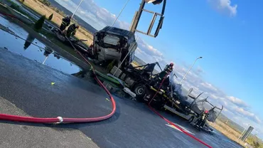 Incendiu într-o benzinărie din Timiș: Un camion a lovit un panou publicitar și a luat foc