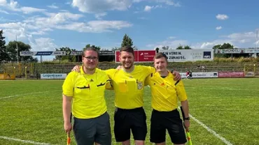 Un arbitru de fotbal din Germania, care era și fiu de politician, bătut de jucători și spectatori, după un penalty