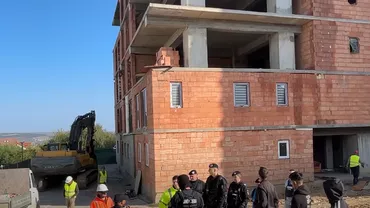 Bloc de locuințe din Cluj-Napoca, demolat pentru că a fost construit ilegal / Locatarii au fost evacuați