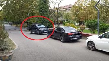 Prefectul Mario De Mezzo din Olt, acuzat că a condus mașina de serviciu pe contrasens