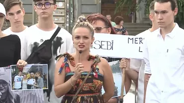 Protest în Piața Victoriei. Prietenii și familia tinerilor uciși de Vlad Pascu au cerut dublarea pedepsei sale
