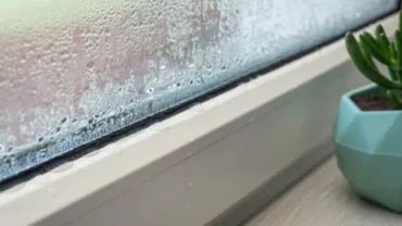 Trucuri eficiente împotriva condensului pe ferestre în sezonul rece