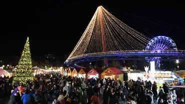 S-a deschis primul Târg de Crăciun din București. 30.000 de oameni au venit, în doar 3 ore, la West Side Christmas Market, din Sectorul 6. Programul artistic pentru următoarele zile (FOTO)
