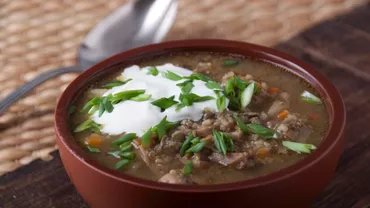 Ciorba care poate fi servită doar într-un singur loc din România. A fost promovată la târgurile de specialitate: „Este cu totul deosebită”