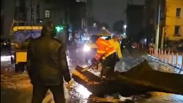 Furtuna a dat traficul peste cap în Constanța. Bulevardele au fost transformate în albii de râu. Intervențiile pompierilor în urma avertizărilor de vreme rea