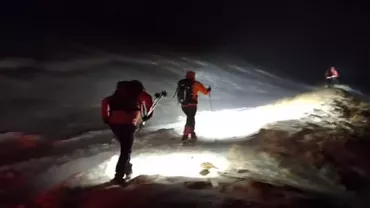 Trei turişti s-au rătăcit pe Vârful Negoiu şi au cerut ajutor din cauza epuizării fizice