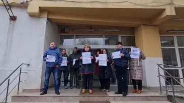 Protest spontan și la Inspectoratului Teritorial de Muncă Botoșani. Angajații revendică salarii egale cu cele din celelalte instituții de inspectare