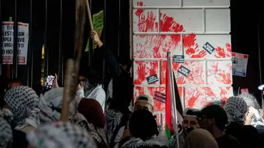 Manifestații pro-palestiniene la Casa Albă. Gardul a fost vandalizat, iar o statuie distrusă