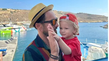 Dani Oțil este priceput și în altă meserie. El și-a tuns singur fiul, după o lungă muncă de convingere