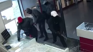 O bandă condusă de români a jefuit un magazin de bijuterii din Veszprem în câteva secunde (VIDEO)