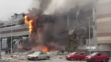 10 persoane ucise și cel puțin 60 rănite după cel mai mare atac al Rusiei asupra Ucrainei din ultimele luni. Au fost vizate zone din toată țara, inclusiv Kiev, Odesa și Liov (FOTO, VIDEO)