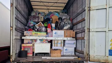 Trei TIR-uri cu marfă din Olanda și Cehia sunt blocate la frontieră. O cantitate uriașă de gunoaie au fost găsite