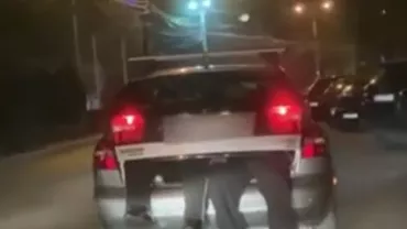 Cum au ajuns doi buzoieni să fie cărați în portabagajul mașinii, chiar de soția unuia dintre ei. Imaginile au devenit virale (VIDEO)