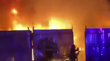 Incendiu violent la un mall din Cluj-Napoca. Clienții ar fi fost evacuați (VIDEO)