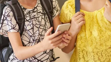 Țara europeană care vrea să interzică telefoanele mobile în instituțiile de învățământ / Motivul invocat de Guvern
