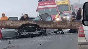 O femeie a murit, după ce un limitator de înălțime s-a prăbușit și a strivit o mașină aflată în trafic, în județul Olt