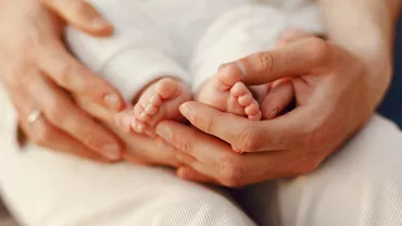 Incredibil! Ce nume a ales o femeie pentru bebelușul pe care l-a născut în parcarea unui McDonald’s