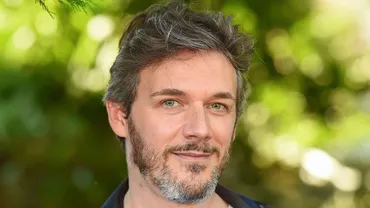 Un actor și regizor premiat la Globurile de Aur este acuzat de viol