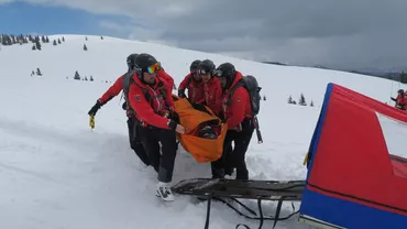 Salvamont avertizează în privința producerii avalanșelor. Cinci tineri au rămas blocați pe Jepii Mari