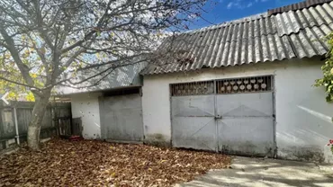 Facilitățile unui garaj vândut la prețul unui apartament cu două camere, în Vaslui. Cum justifică proprietarul banii pe care îi cere pe anexa de 108 mp