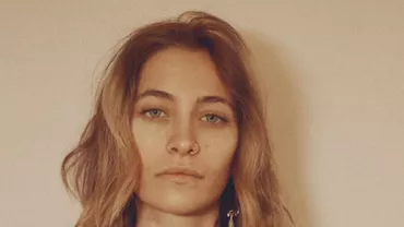 Fiica lui Michael Jackson, în centrul atenției la gala Premiilor Grammy 2024. Paris și-a acoperit cele 80 de tatuaje de pe corp (VIDEO)