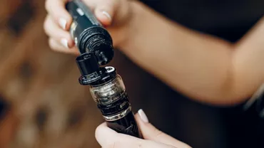 Proiect pentru descurajarea fumatului. Țigările electronice și dispozitivele de încălzire a tutunului, interzise în spațiile închise