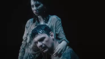 Tudor Chirilă s-a aruncat în noroi alături de IOVA pentru noul single Vama: „Ești sigură că vrei?” (VIDEO)