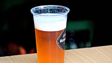 Recipientele din plastic de unică folosință ar urma să fie interzise în UE de la 1 ianuarie 2030. Statele, obligate să stimuleze restaurantele să servească apă de la robinet în recipiente reutilizabile