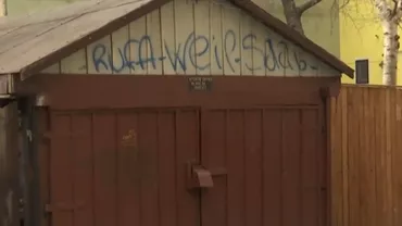 Cu cât se vinde un garaj de lemn în Brașov. Prețul este cât o garsonieră