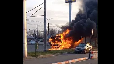 Alertă în București. Troleibuz în flăcări, în zona depoului Alexandria din Capitală. Timp de mai bine de o oră liniile 96, 226 si 227 au fost blocate