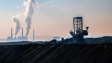 Percheziții la Complexul Energetic Oltenia, într-un dosar de corupție. Un fost director, printre cei vizați (VIDEO)