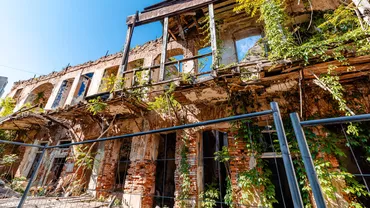 Nicușor Dan: Începem lucrările de punere în siguranță la Hanul Solacolu, o clădire emblematică, monument istoric, construită în 1859 și care a fost lăsată să se degradeze zeci de ani (FOTO)