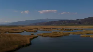 Valea greacă care a devenit lac, după inundațiile de anul trecut, îi nemulțumește pe fermieri: „Va fi război”