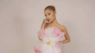 Ariana Grande a lansat o piesă împreună cu bunica sa, în vârstă de 98 de ani. Nonna face istorie ca cea mai bătrână artistă prezentată în Billboard Hot 100 (FOTO și VIDEO)