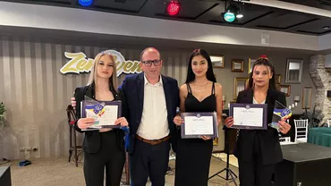 Mobilizarea impresionantă a unei comunități ca o elevă romă să aibă bani să meargă la olimpiadă. Fata s-a întors cu premiul întâi (FOTO)