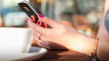 Bateria telefonului s-ar putea încărca instant cu ajutorul fizicii cuantice. Descoperirea făcută de o echipă de cercetători