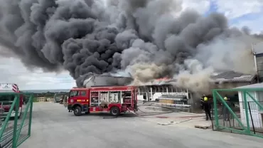 Incendiu la o grădiniţă pentru copii cu dizabilităţi, în Pitești. Zeci de persoane au fost evacuate