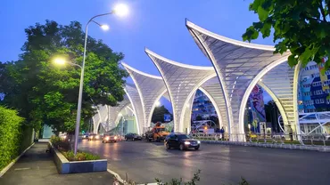 „Poarta Eroilor”, noua poartă de intrare în Sectorul 4: Ce funcționalitate are construcția care luminează intersecția Eroii Revoluției