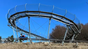 Stațiunea montană favorită de turiști, de 1 Mai. Pistele de bob au fost pline toată ziua