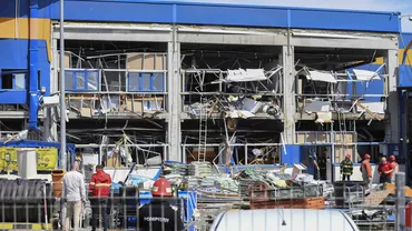 Explozie la Dedeman Botoșani. Cei doi răniţi aduşi la Spitalul Floreasca sunt în stare gravă. Aceștia necesită oxigenoterapie în continuare