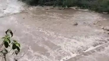 Tentativă de sinucidere la un baraj din Vâlcea. Un bărbat s-a aruncat în apă și nu a mai ieșit la mal