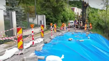 Situația străzii surpate din Cluj-Napoca se agravează. Pământul o ia din noua la vale